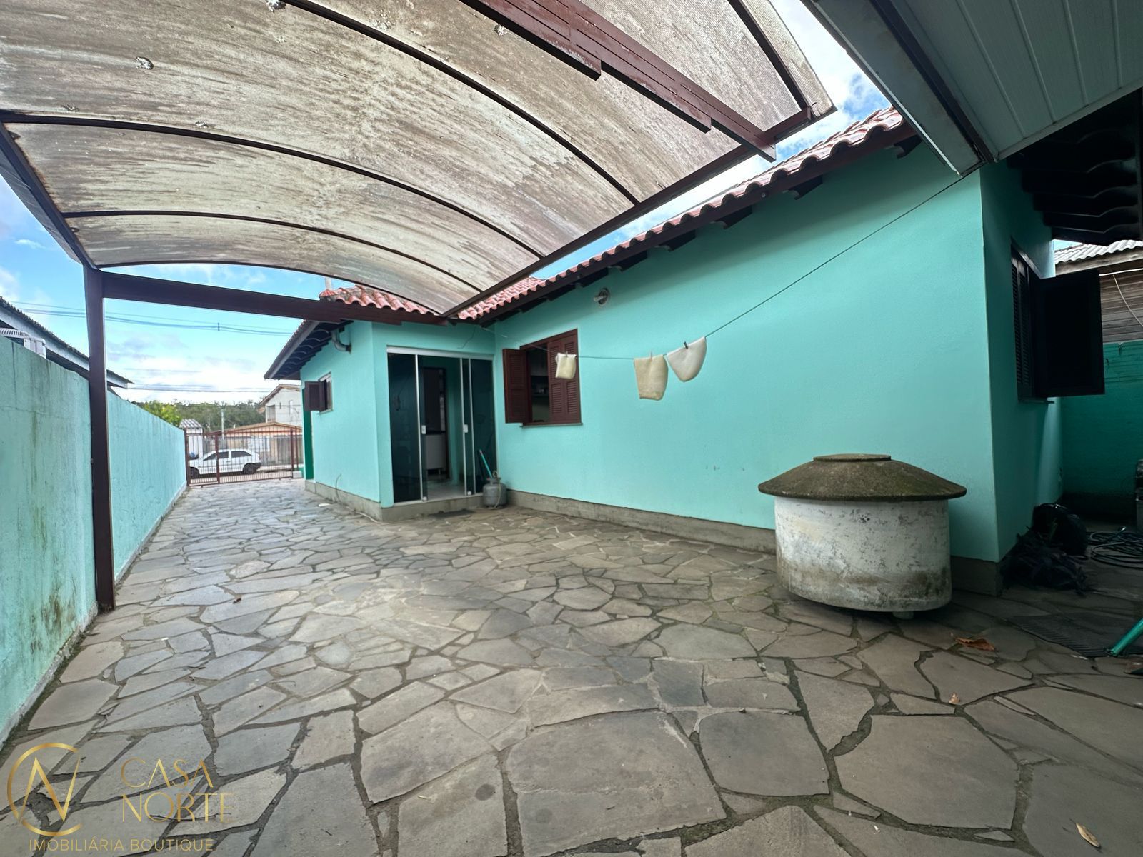Casa à venda com 2 quartos, 98m², 2 vagas, Rua Lauro Motta Duarte no bairro Belém Novo em Porto Alegre