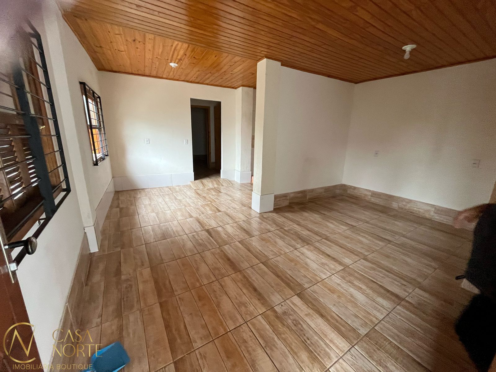 Casa à venda com 2 quartos, 70m², 2 vagas, Rua Miriam Gress no bairro Teresópolis em Porto Alegre