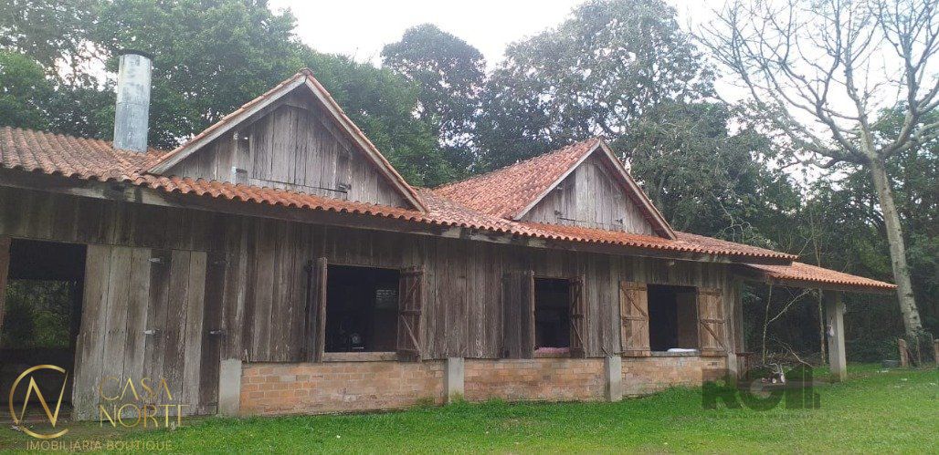 Sítio à venda com 3 quartos, 250m², 1 suíte, 2 vagas, Beco da Vitoria no bairro Boa Vista do Sul em Porto Alegre