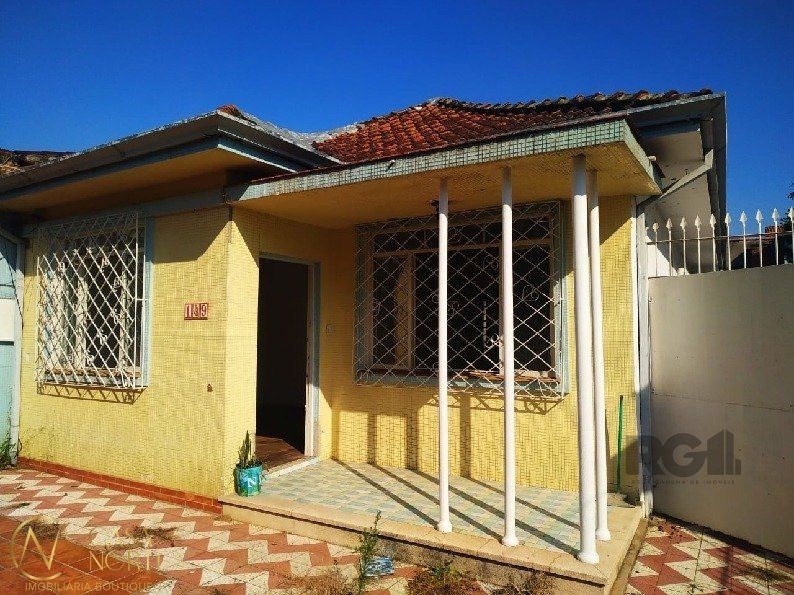 Casa à venda com 2 quartos, 152m², 1 vaga, Avenida Engenheiro José Maria de Carvalho no bairro Vila Ipiranga em Porto Alegre