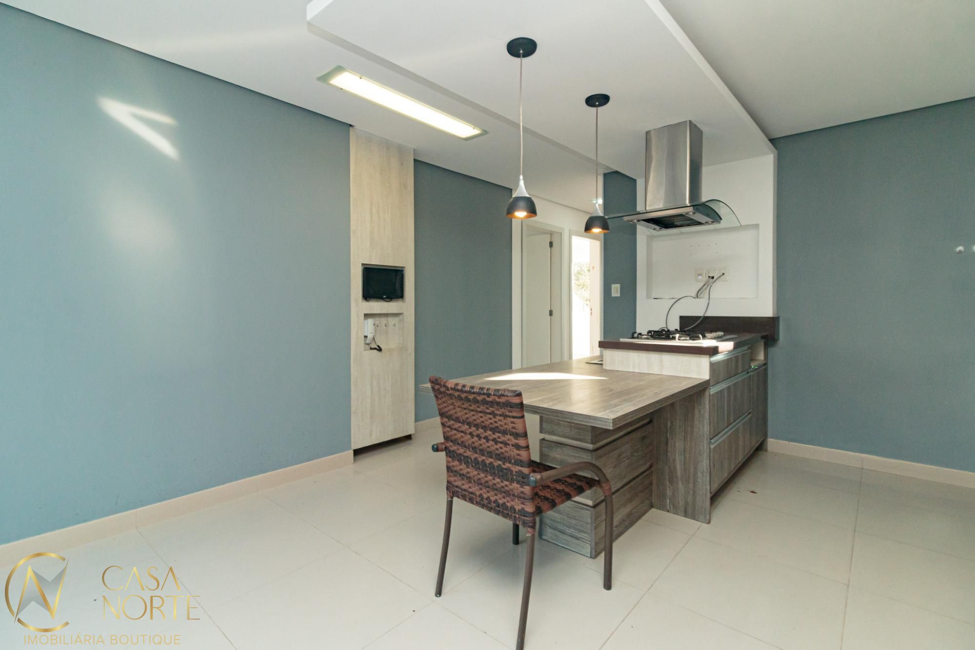 Casa à venda com 4 quartos, 104m², 2 vagas, Rua Engenheiro Walter Boehl no bairro Vila Ipiranga em Porto Alegre