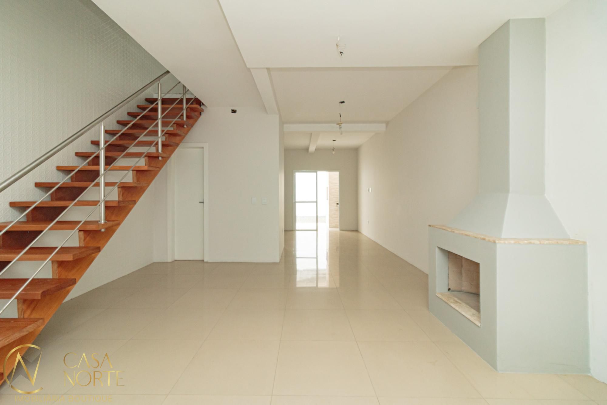 Sobrado à venda com 3 quartos, 145m², 1 suíte, 2 vagas, Rua Engenheiro Ubatuba de Faria no bairro Sarandi em Porto Alegre