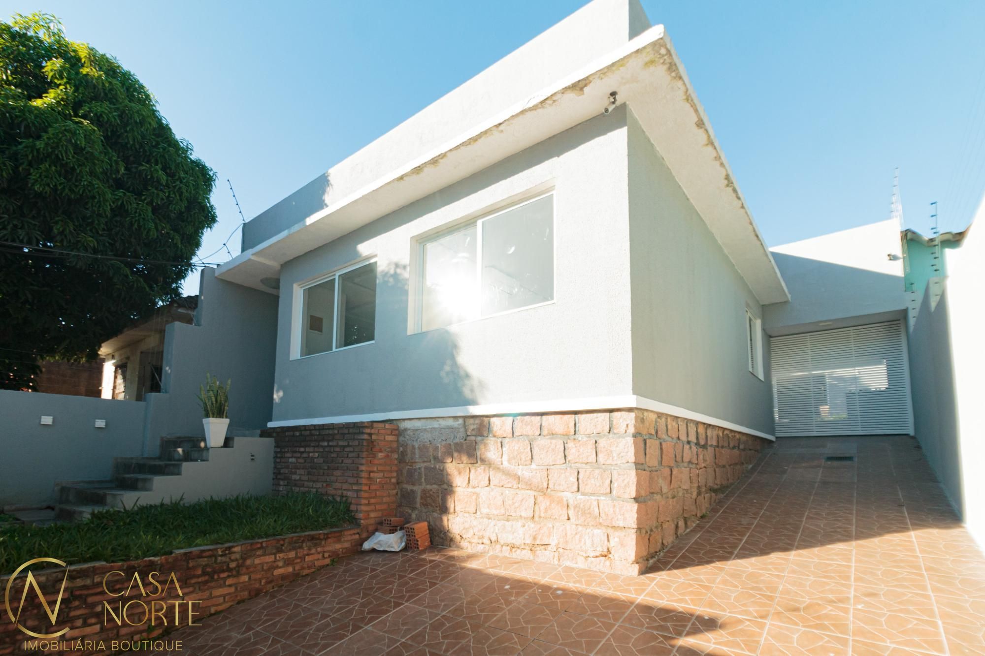 Casa à venda com 4 quartos, 104m², 2 vagas, Rua Engenheiro Walter Boehl no bairro Vila Ipiranga em Porto Alegre