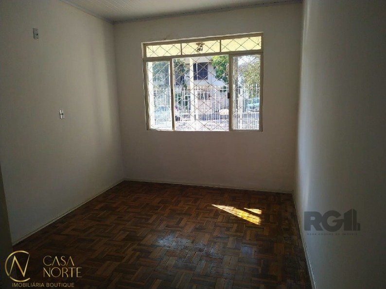 Casa à venda com 2 quartos, 152m², 1 vaga, Avenida Engenheiro José Maria de Carvalho no bairro Vila Ipiranga em Porto Alegre