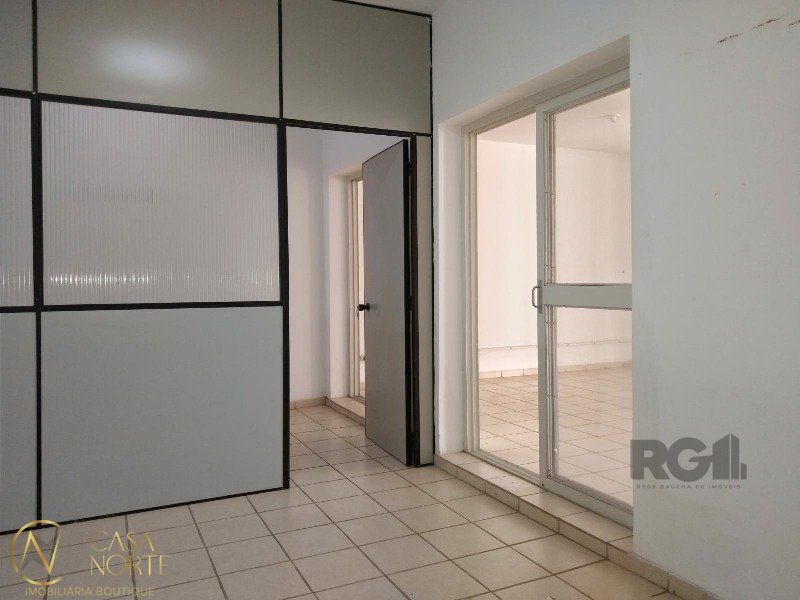 Pavilhão à venda , 766m², Rua Eugênio Rubbo no bairro Anchieta em Porto Alegre