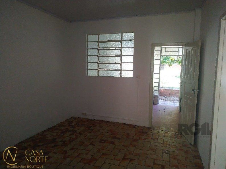 Casa à venda com 2 quartos, 152m², 1 vaga, Avenida Engenheiro José Maria de Carvalho no bairro Vila Ipiranga em Porto Alegre