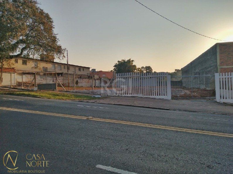 Terreno à venda  com 1248m², Avenida Saturnino de Brito no bairro Vila Jardim em Porto Alegre