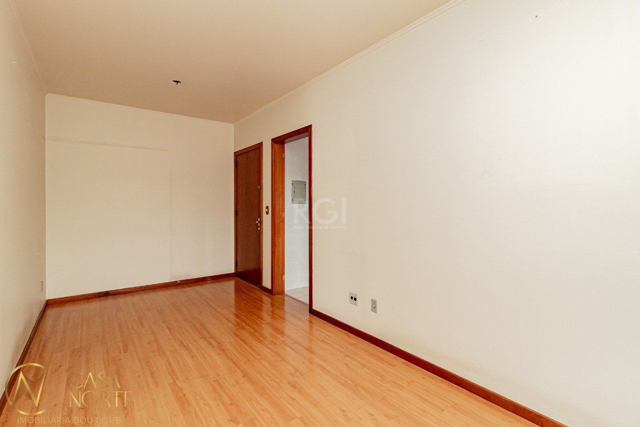 Apartamento à venda com 2 quartos, 59m², 1 vaga, Rua Gaston Englert no bairro Vila Ipiranga em Porto Alegre