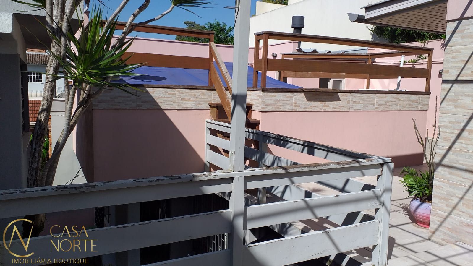 Casa à venda com 3 quartos, 269m², 1 suíte, 3 vagas, Rua das Caravelas no bairro Vila Ipiranga em Porto Alegre