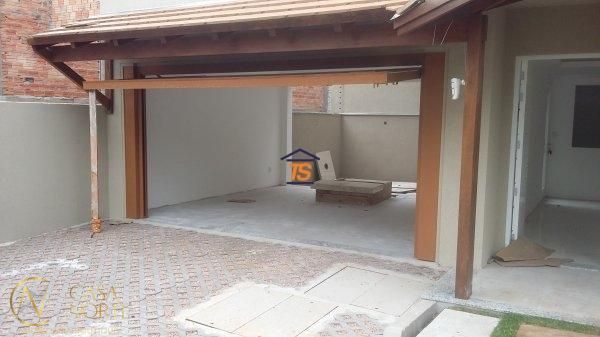 Casa à venda com 3 quartos, 220m², 1 suíte, 2 vagas, Rua Padre João Batista Reus no bairro Vila Conceição em Porto Alegre