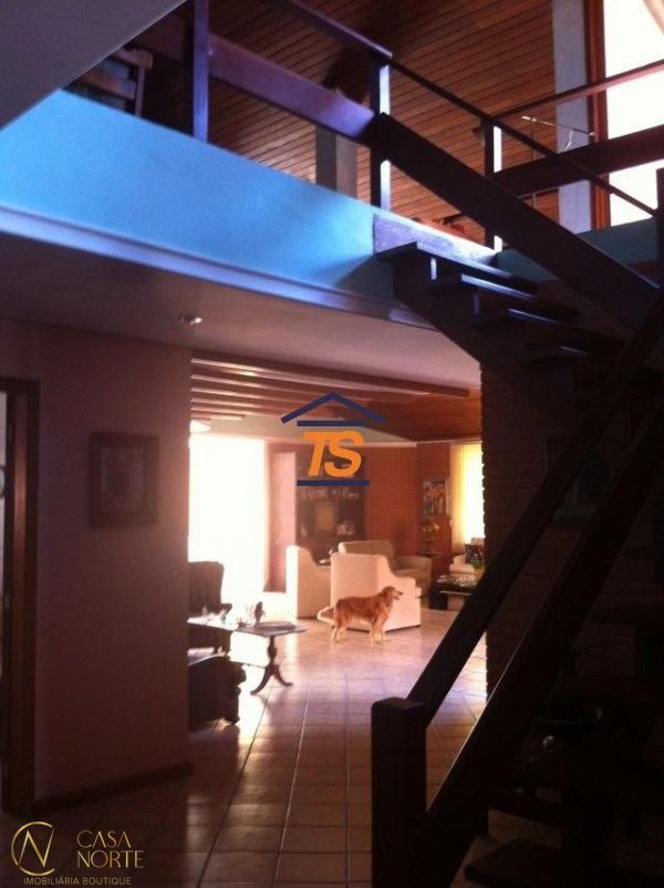 Casa à venda com 4 quartos, 544m², 4 suítes, 2 vagas, Rua Irma Jacomina Veronese no bairro Jardim Isabel em Porto Alegre
