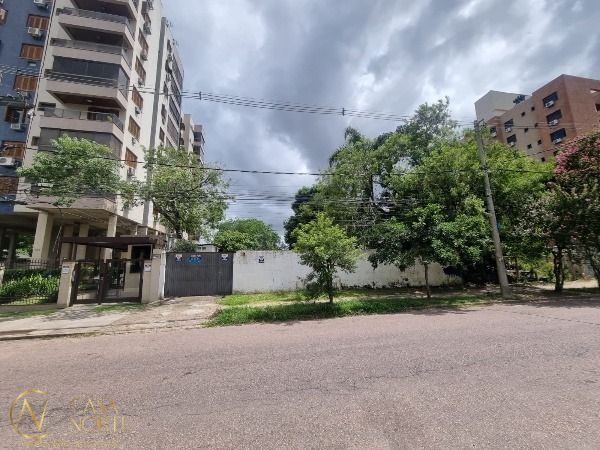 Terreno à venda  com 1139m², Rua Doutor Pereira Neto no bairro Tristeza em Porto Alegre