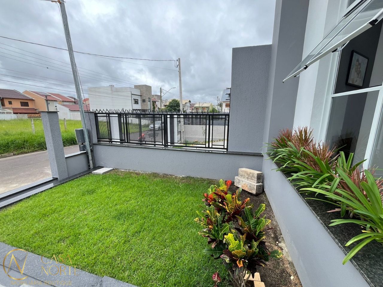 Casa à venda com 2 quartos, 120m², 2 suítes, 2 vagas, Rua Nestor José Nitschke no bairro Guarujá em Porto Alegre