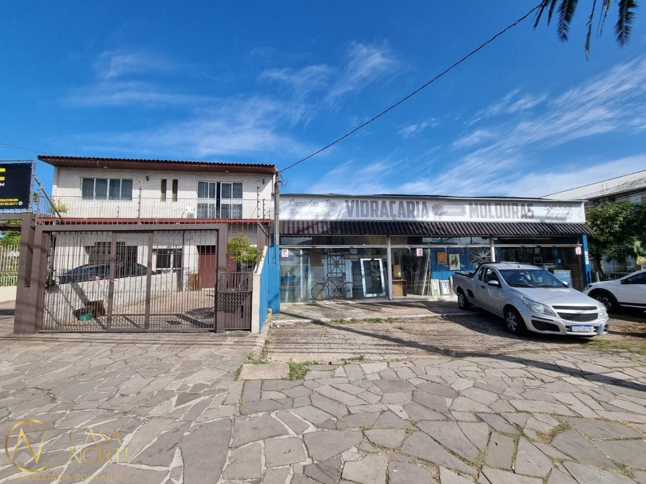 Terreno à venda  com 402m², Avenida Juca Batista no bairro Cavalhada em Porto Alegre