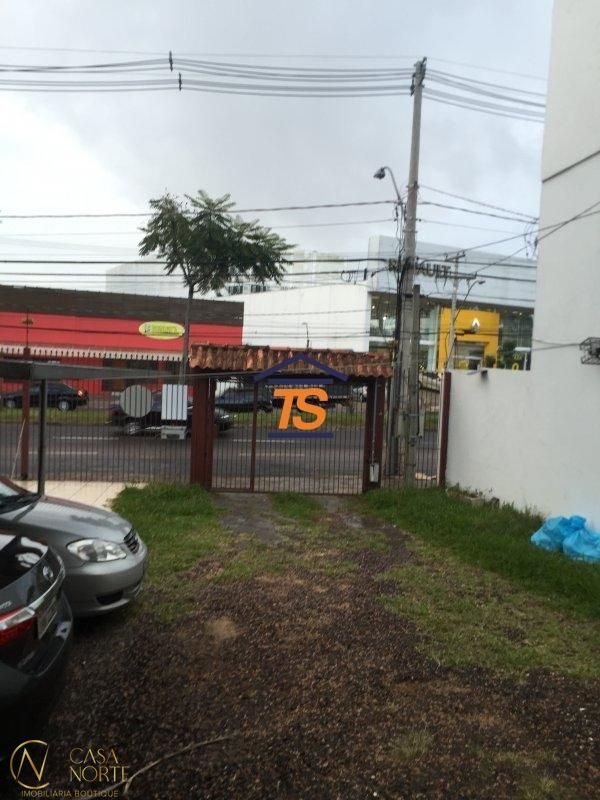 Terreno à venda  com 320m², Avenida da Cavalhada no bairro Cavalhada em Porto Alegre