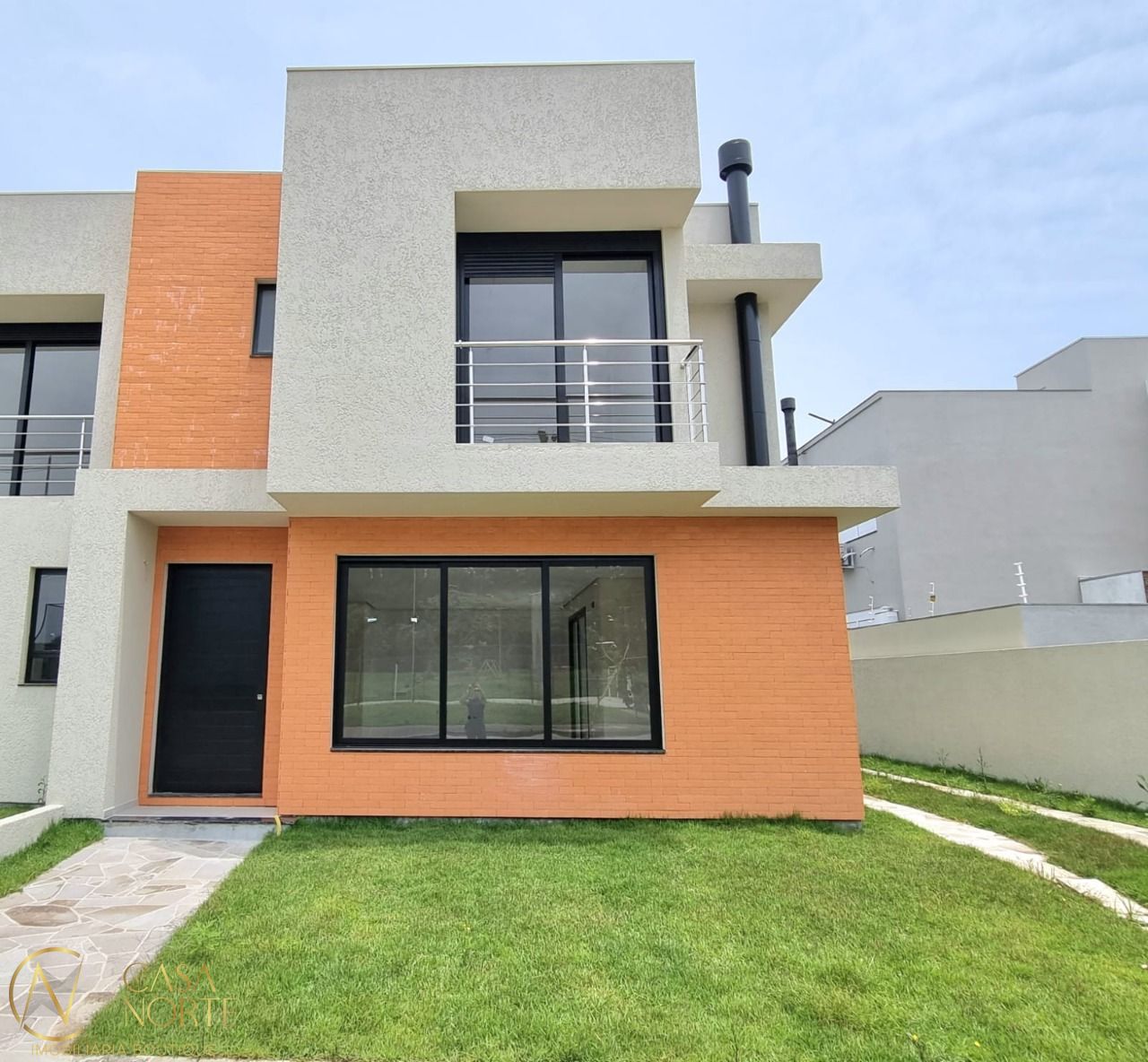 Casa à venda com 3 quartos, 145m², 1 suíte, 3 vagas, Rua Farid Germano no bairro Hípica em Porto Alegre