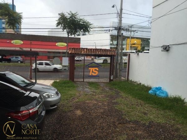 Terreno à venda  com 320m², Avenida da Cavalhada no bairro Cavalhada em Porto Alegre