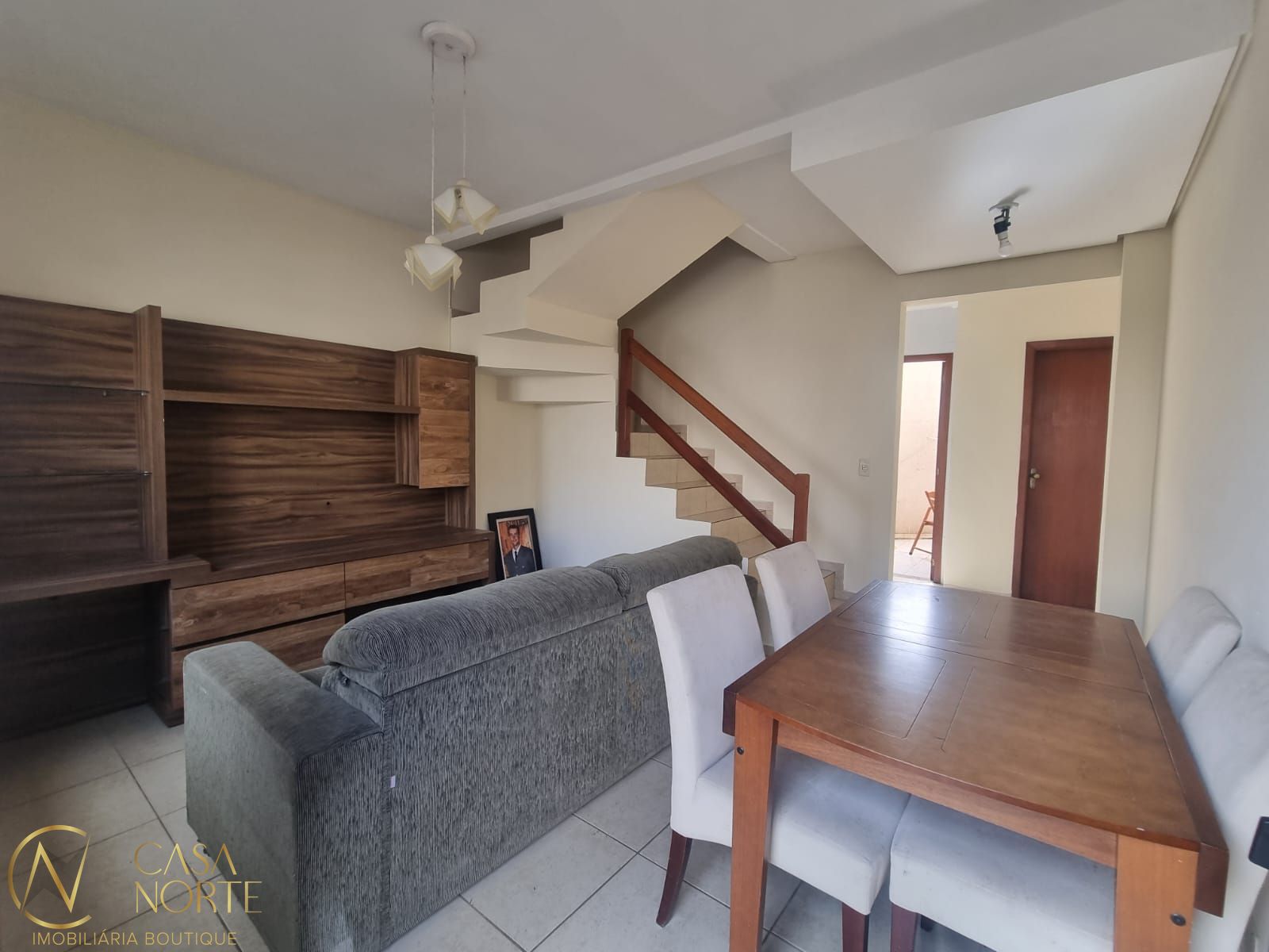 Casa à venda com 2 quartos, 72m², 1 vaga, Rua Francisco Bortoluzzi no bairro Ipanema em Porto Alegre