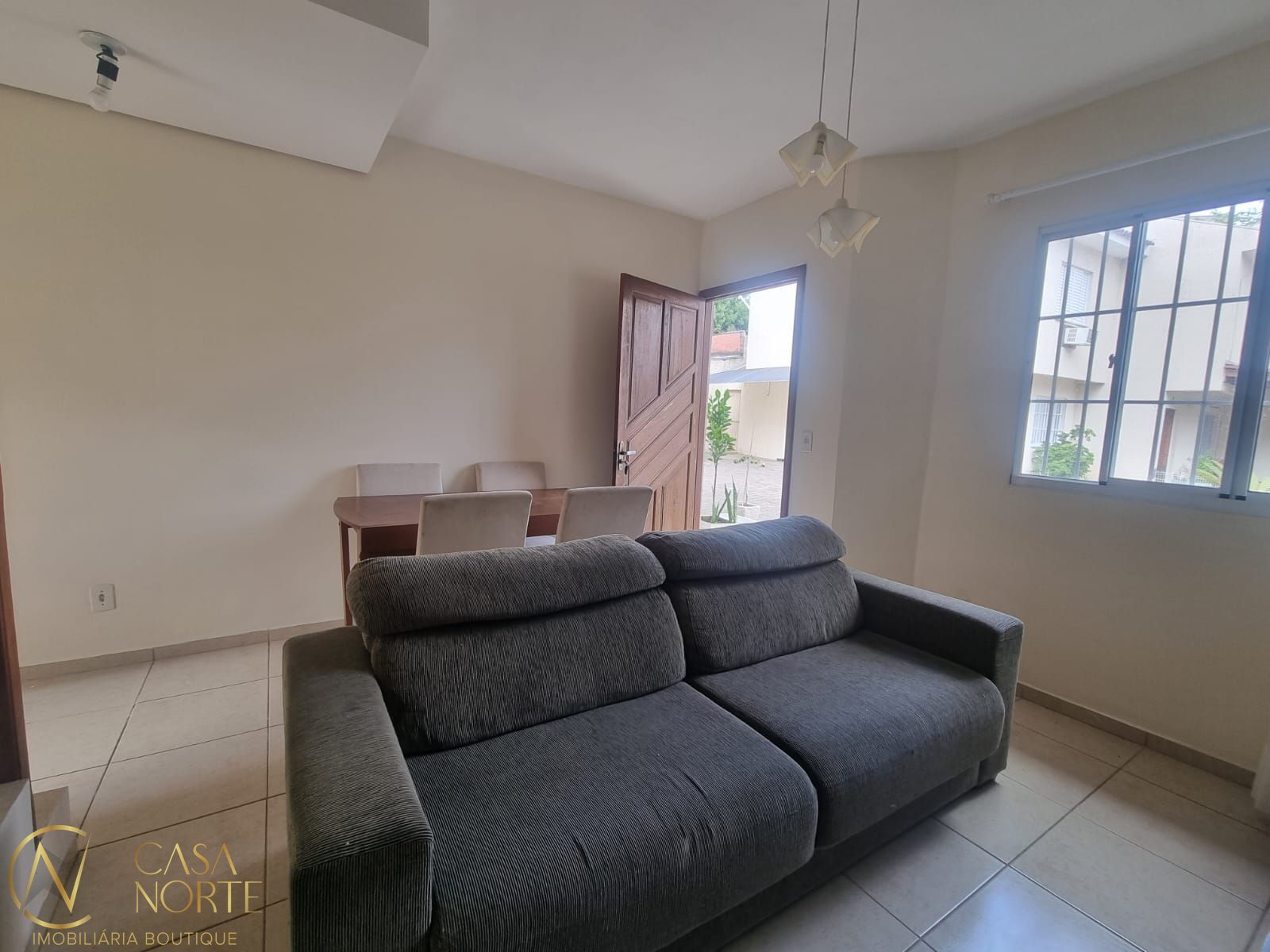 Casa à venda com 2 quartos, 72m², 1 vaga, Rua Francisco Bortoluzzi no bairro Ipanema em Porto Alegre