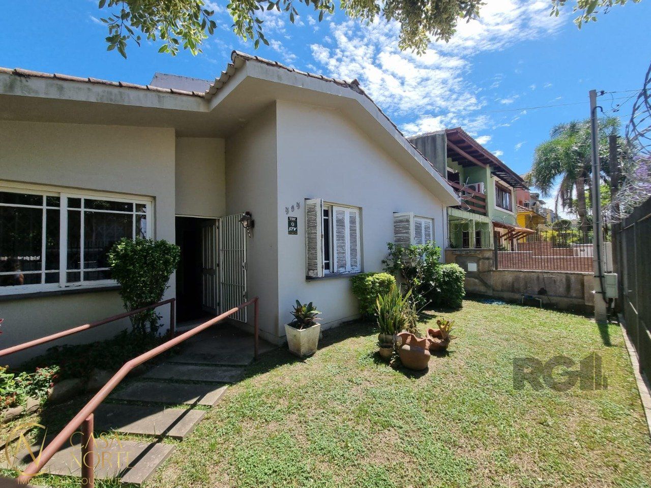 Casa à venda com 4 quartos, 180m², 2 suítes, 4 vagas, Rua Pasteur no bairro Ipanema em Porto Alegre