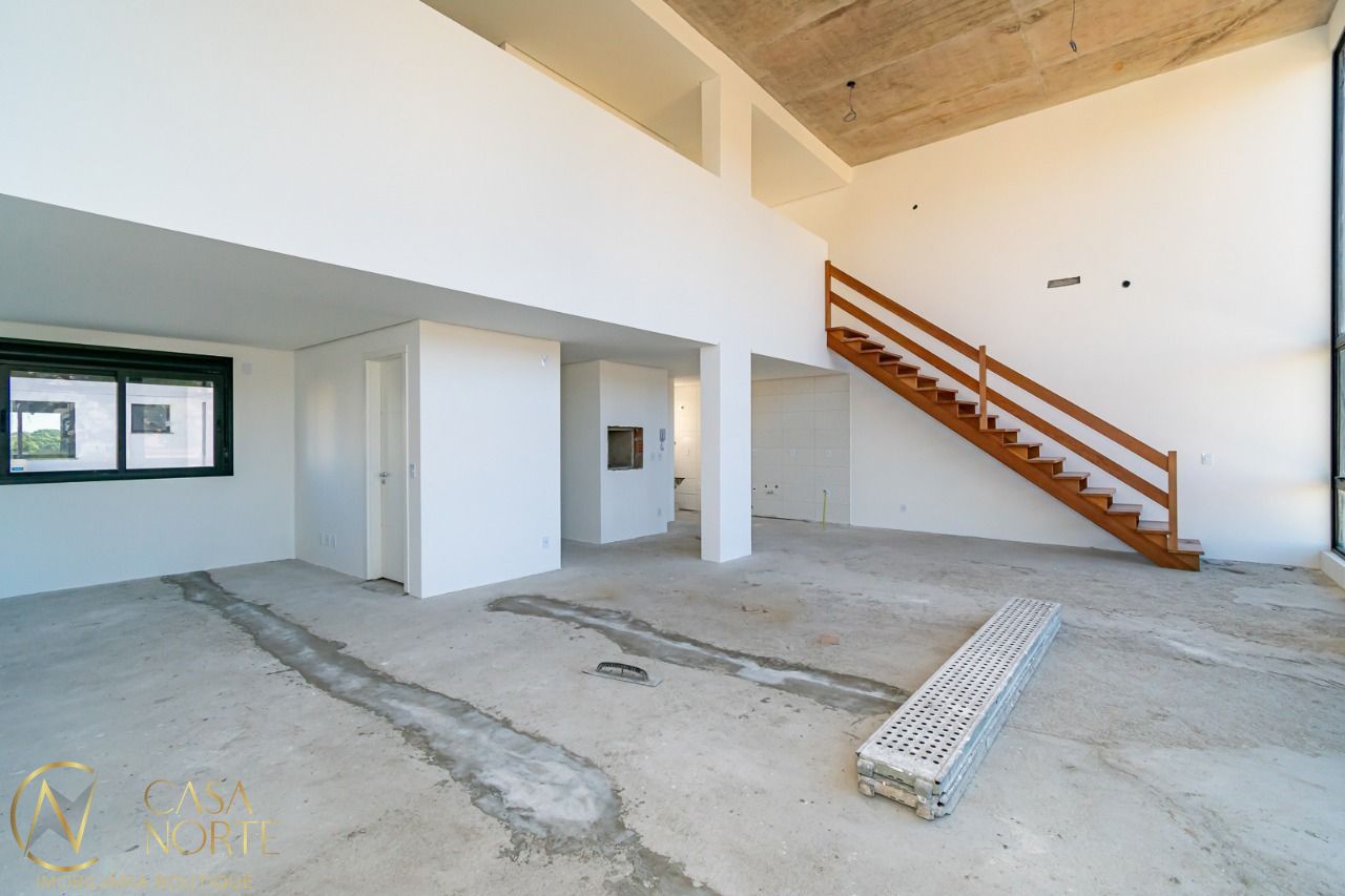 Duplex à venda com 3 quartos, 135m², 2 suítes, 2 vagas, Rua Doutor Pereira Neto no bairro Tristeza em Porto Alegre