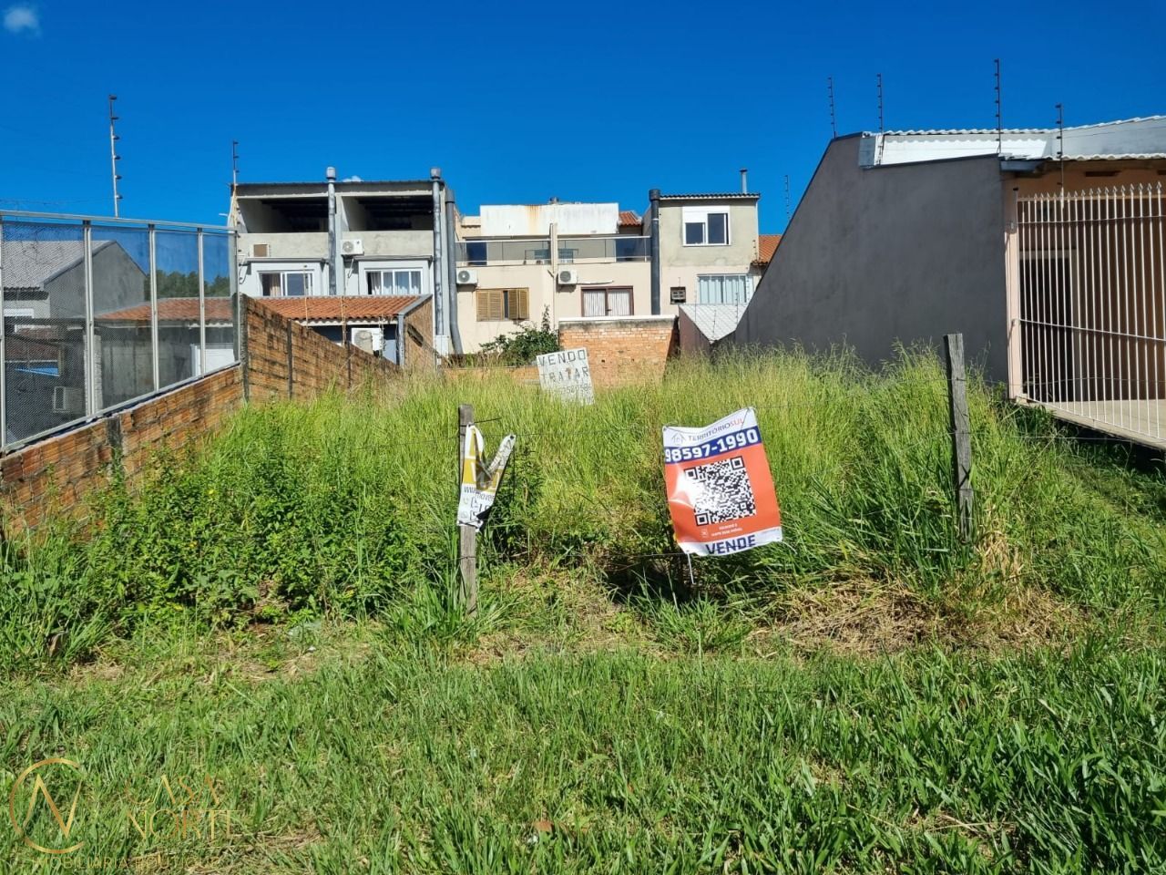 Terreno à venda , 200m², Rua Nestor José Nitschke no bairro Guarujá em Porto Alegre