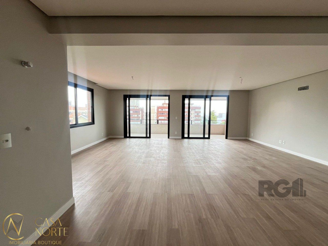 Apartamento à venda com 3 quartos, 174m², 3 suítes, 2 vagas, Rua José Gomes no bairro Tristeza em Porto Alegre
