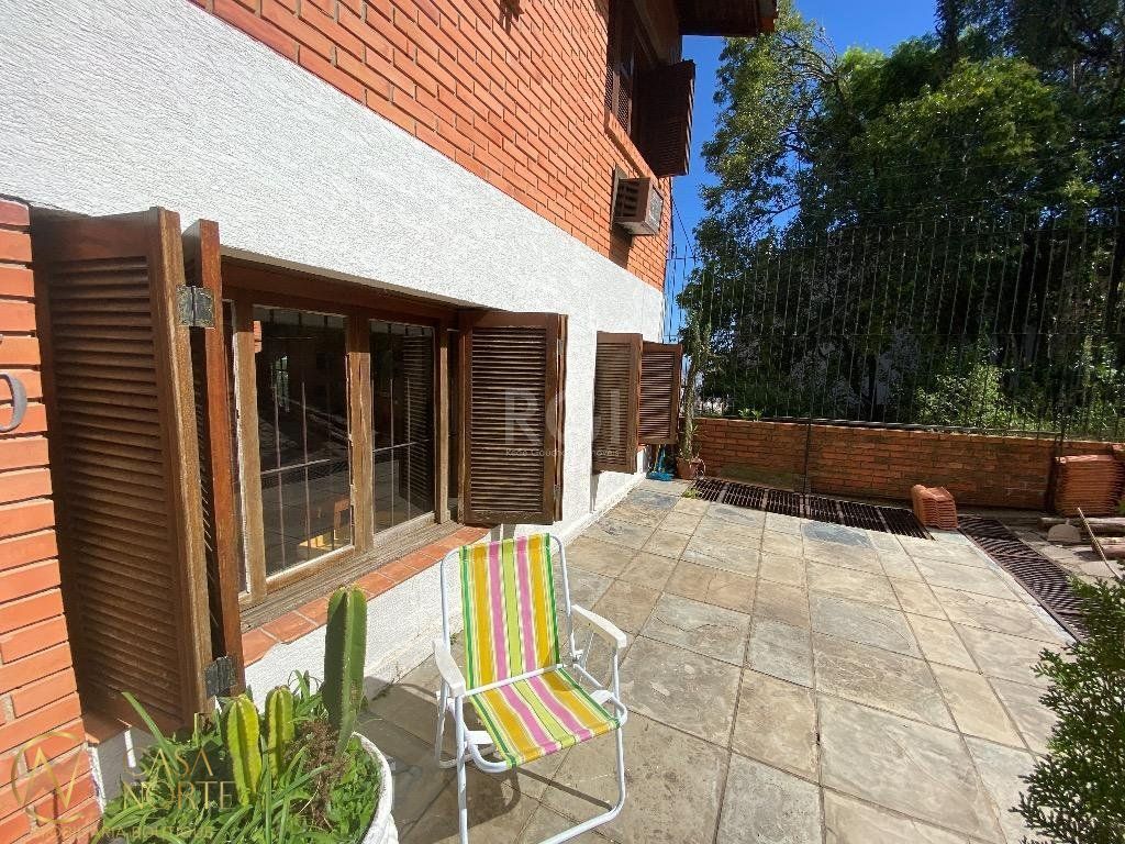 Casa à venda com 5 quartos, 280m², 1 suíte, Rua Fernando Osorio no bairro Teresópolis em Porto Alegre