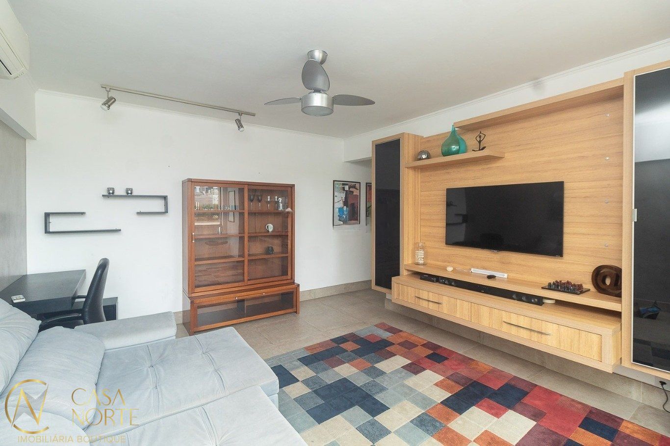 Apartamento à venda com 2 quartos, 76m², 1 suíte, 1 vaga, Quintino Bocaiúva no bairro Auxiliadora em Porto Alegre
