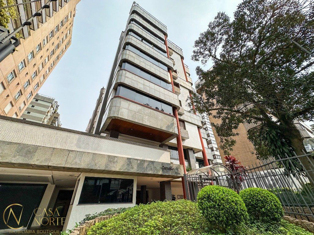 Apartamento à venda com 3 quartos, 161m², 1 suíte, 2 vagas, Rua Carlos Trein Filho - no bairro Auxiliadora em Porto Alegre