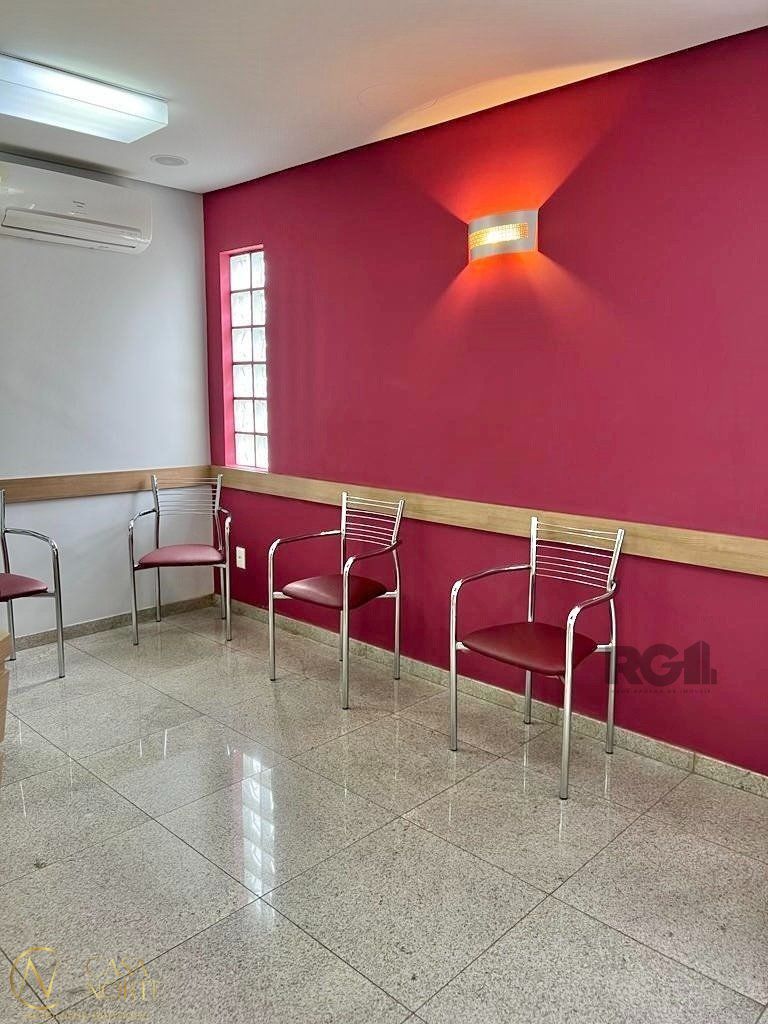 Sala Comercial à venda , 90m², Rua Felipe Camarão no bairro Rio Branco em Porto Alegre