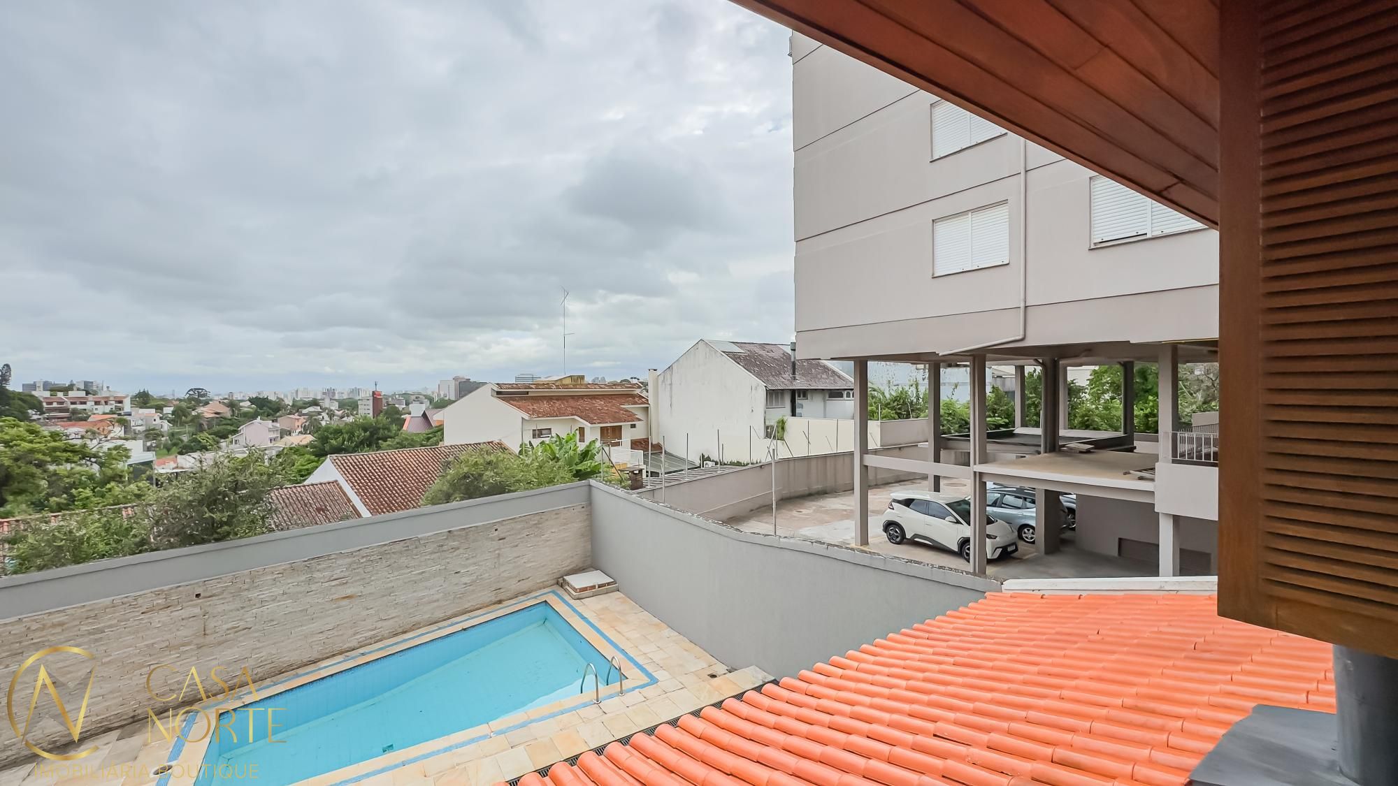 Casa à venda com 3 quartos, 207m², 1 suíte, 2 vagas, Rua João Paetzel no bairro Chácara das Pedras em Porto Alegre