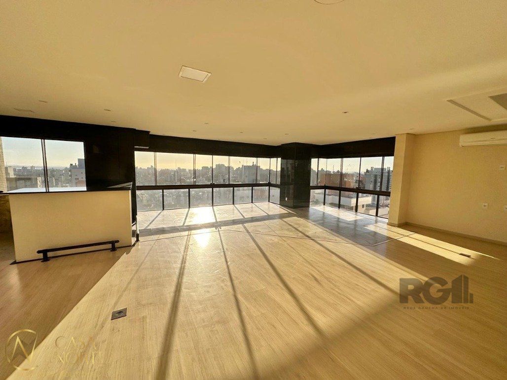 Apartamento à venda com 4 quartos, 274m², 4 suítes, 3 vagas, Rua Coronel Joaquim Pedro Salgado no bairro Rio Branco em Porto Alegre