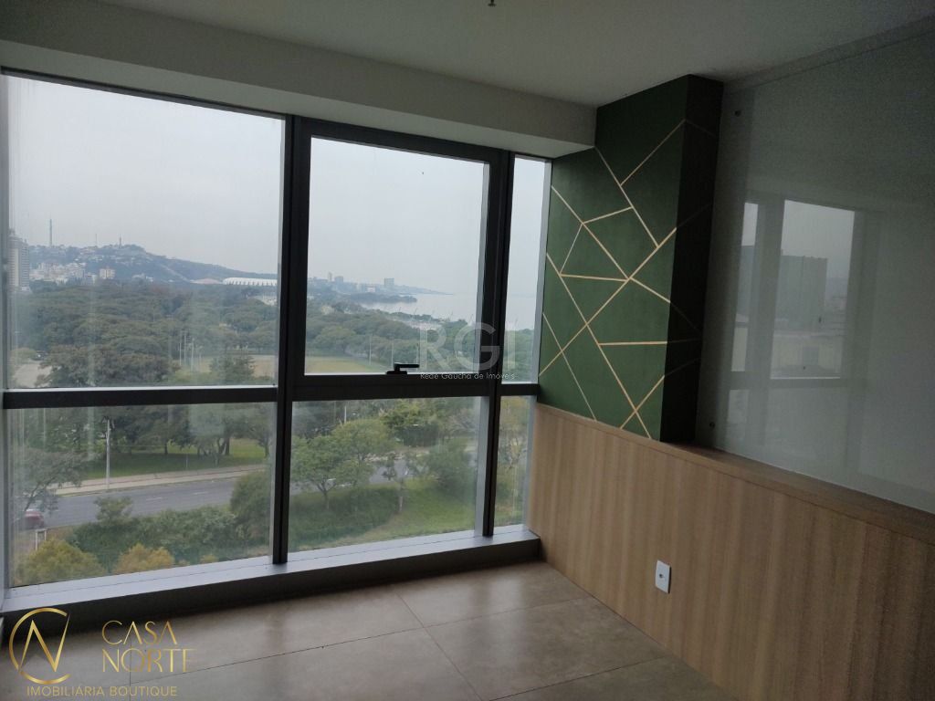 Sala Comercial à venda , 46m², 1 vaga, Avenida Ipiranga no bairro Praia de Belas em Porto Alegre
