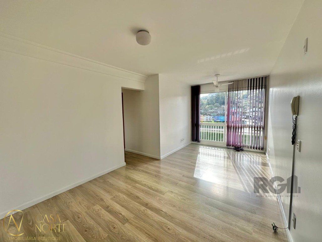 Apartamento à venda com 3 quartos, 70m², 1 suíte, 1 vaga, Rua Padre Todesco no bairro Partenon em Porto Alegre
