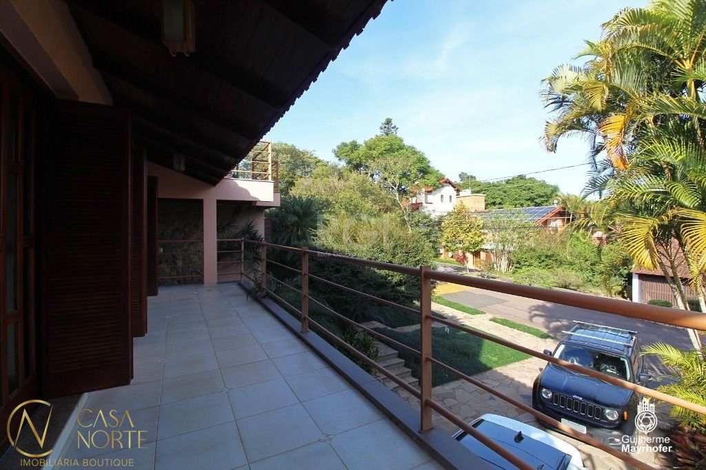 Casa à venda com 5 quartos, 420m², 2 suítes, 6 vagas, Avenida Firmino Octavio Bimbi no bairro Cavalhada em Porto Alegre