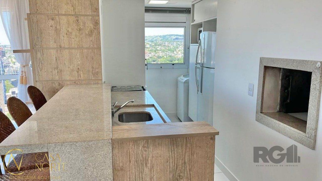Apartamento à venda com 2 quartos, 76m², 1 suíte, 1 vaga, Rua Valdir Antônio Lopes no bairro Três Figueiras em Porto Alegre
