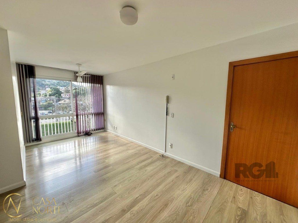Apartamento à venda com 3 quartos, 70m², 1 suíte, 1 vaga, Rua Padre Todesco no bairro Partenon em Porto Alegre