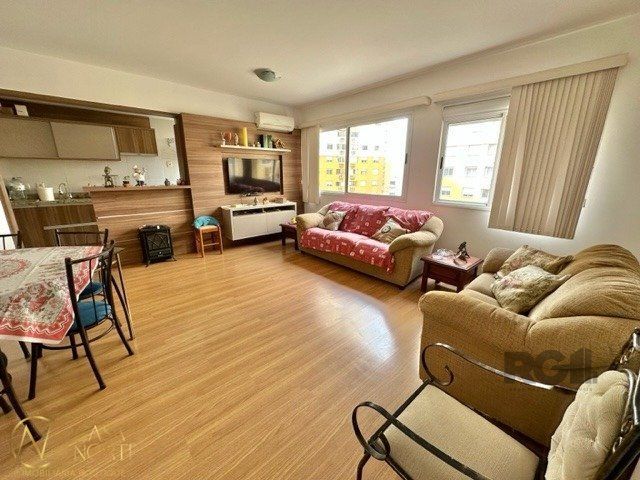 Apartamento à venda com 2 quartos, 88m², 1 suíte, 1 vaga, Avenida Bento Gonçalves no bairro Partenon em Porto Alegre