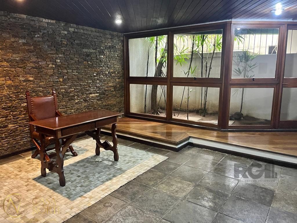 Cobertura à venda com 3 quartos, 244m², 1 suíte, 2 vagas, Avenida Palmeira no bairro Petrópolis em Porto Alegre