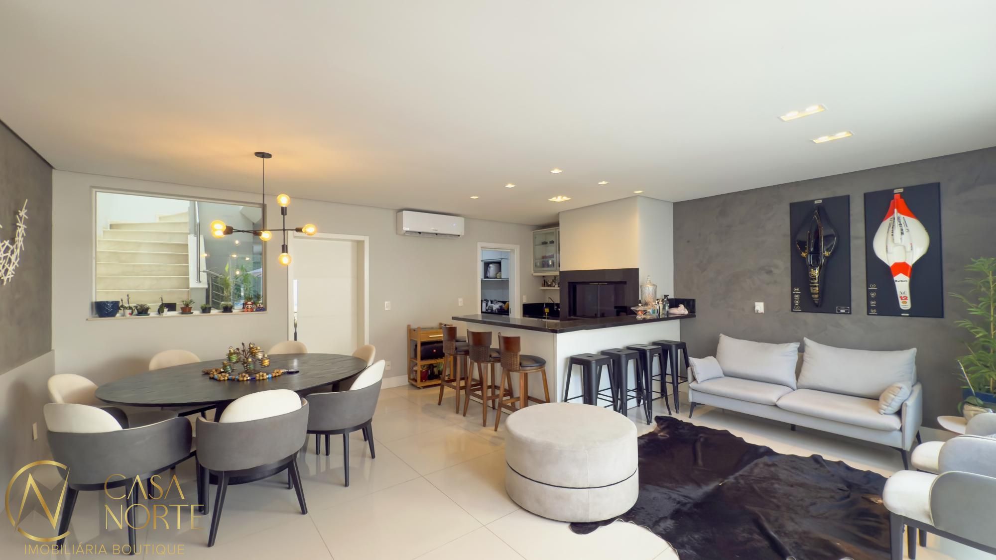 Casa à venda com 4 quartos, 386m², 4 suítes, 4 vagas, Rua General Salvador Pinheiro (L) no bairro Vila Jardim em Porto Alegre