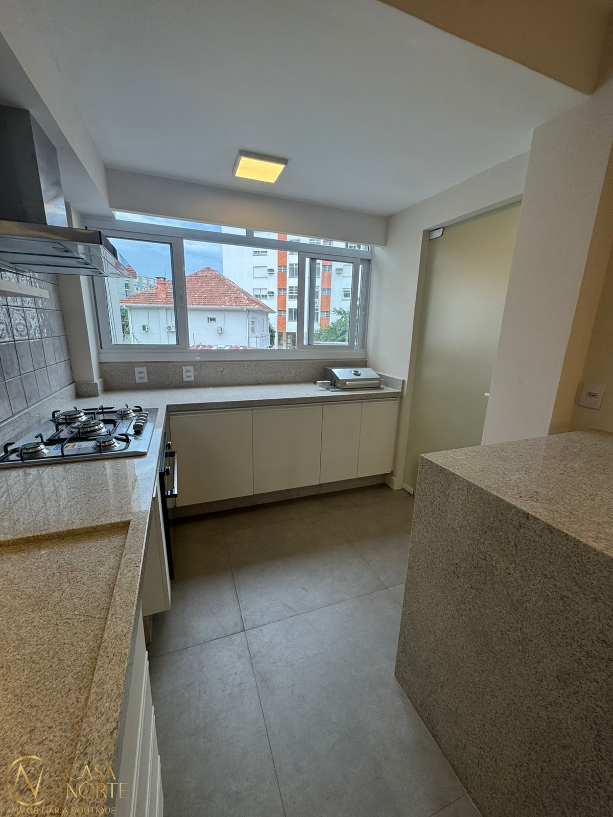 Apartamento à venda com 3 quartos, 120m², 1 suíte, 2 vagas, Avenida Iguassu no bairro Petrópolis em Porto Alegre
