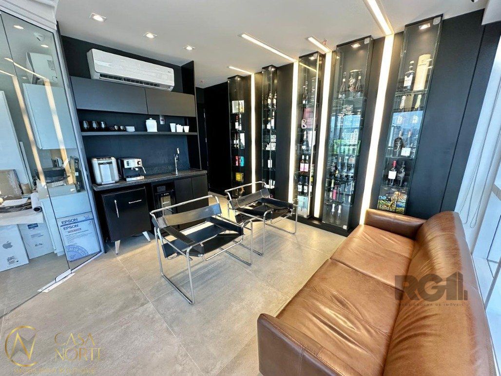 Sala Comercial à venda com 2 quartos, 43m², Rua Anita Garibaldi no bairro Mont Serrat em Porto Alegre