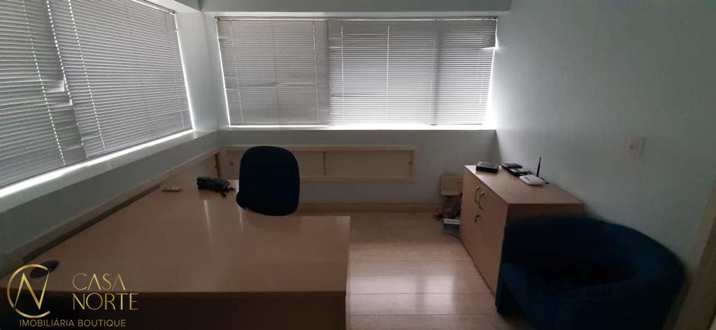 Sala Comercial à venda , 37m², Avenida Cristóvão Colombo no bairro Floresta em Porto Alegre