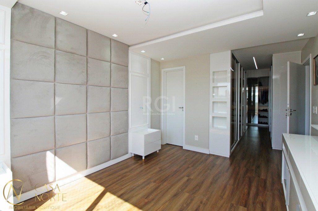 Apartamento à venda com 3 quartos, 185m², 3 suítes, 5 vagas, Rua Jurua no bairro Jardim São Pedro em Porto Alegre