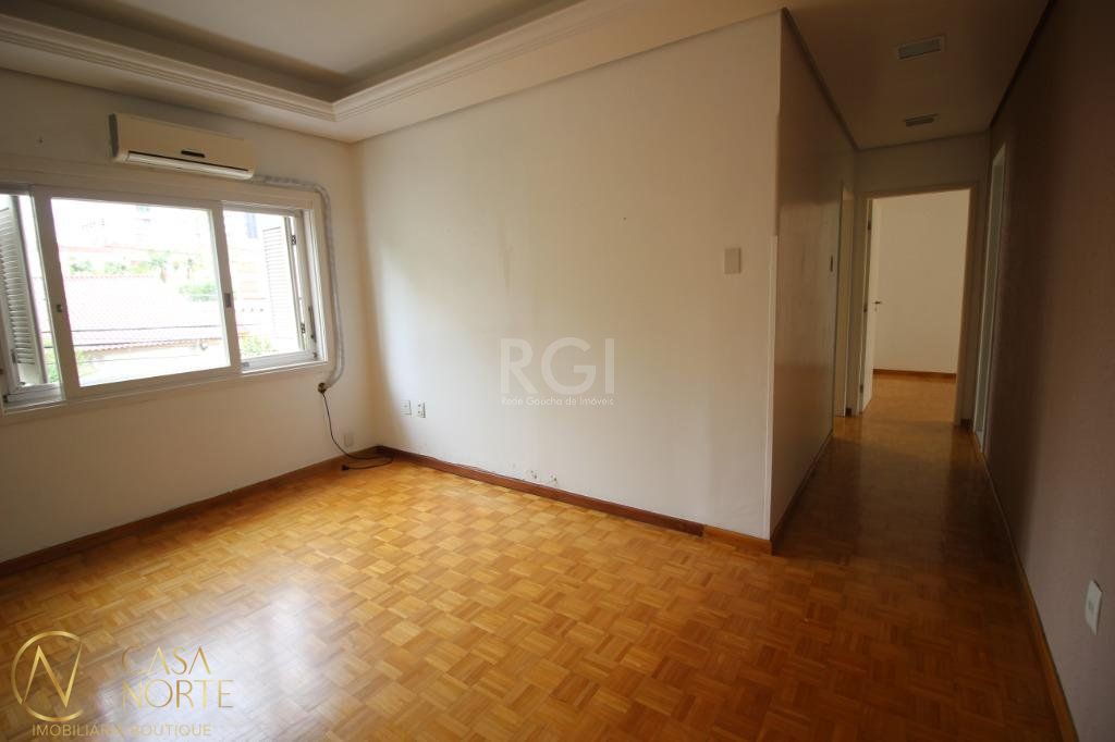 Apartamento à venda com 2 quartos, 70m², 1 suíte, 1 vaga, Rua Gumercindo Saraiva no bairro Menino Deus em Porto Alegre