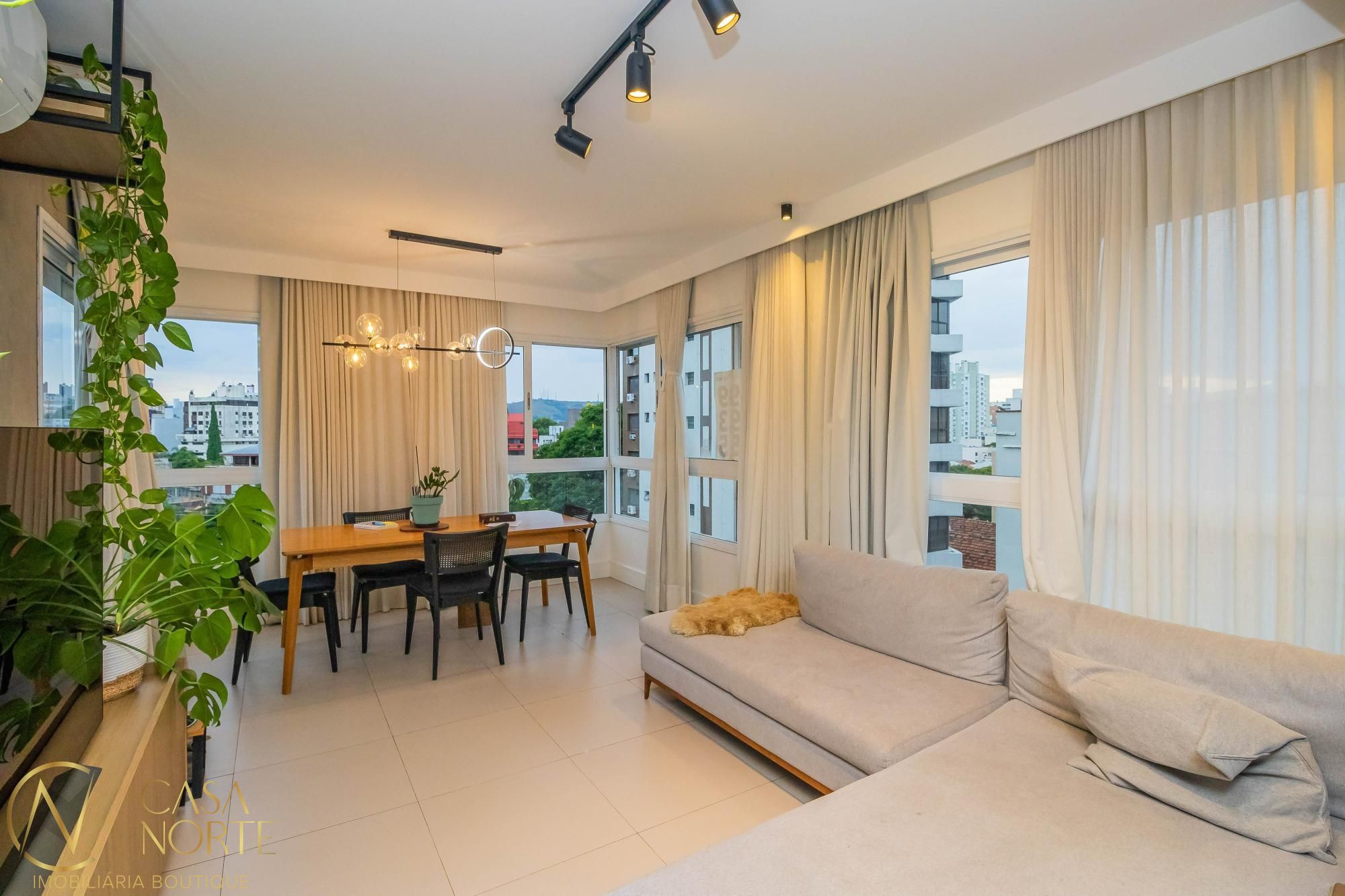 Apartamento à venda com 2 quartos, 80m², 2 suítes, 2 vagas, Lageado no bairro Petrópolis em Porto Alegre