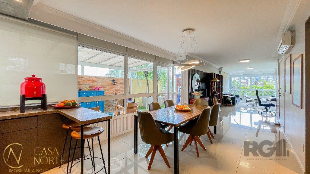 Apartamento à venda com 3 quartos, 152m², 1 suíte, 2 vagas, Avenida João Obino no bairro Petrópolis em Porto Alegre