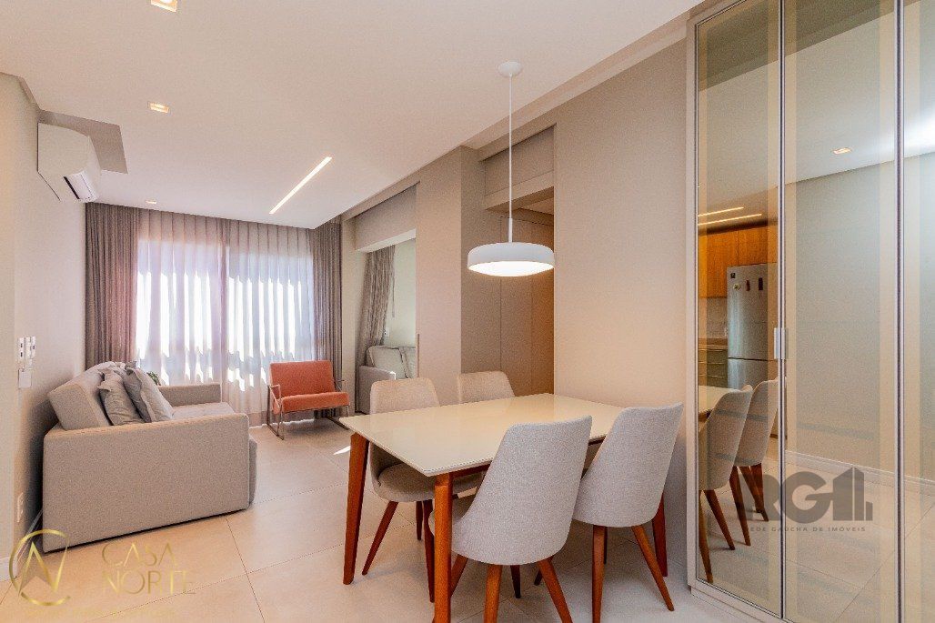 Apartamento à venda com 2 quartos, 65m², 1 suíte, 2 vagas, Rua Santana no bairro Farroupilha em Porto Alegre