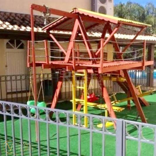 Casa à venda com 2 quartos, 79m², 2 vagas, Avenida Cavalhada no bairro Cavalhada em Porto Alegre